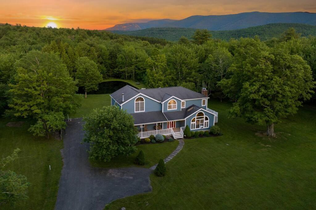 Mountain Blue Vista - Luxury Retreat Near Ski Resorts With Pond, Firepit And Hot Tub Windham Exteriör bild